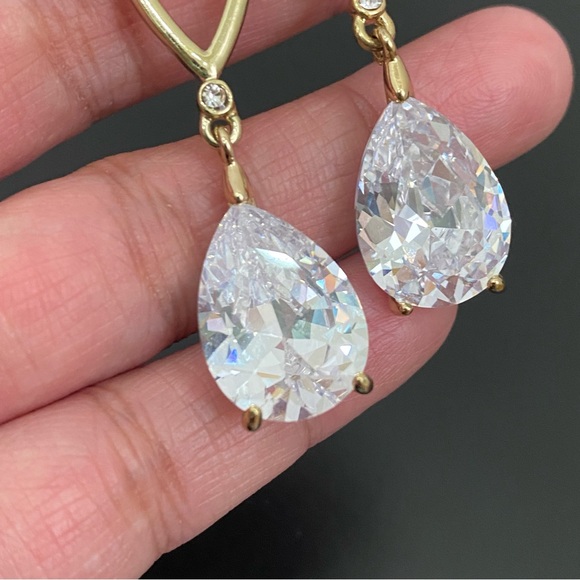 Unsigned Gold-tone Large Crystal Glass Teardrop 11mm Dangling Drop Earrings 12g - Picture 5 of 14